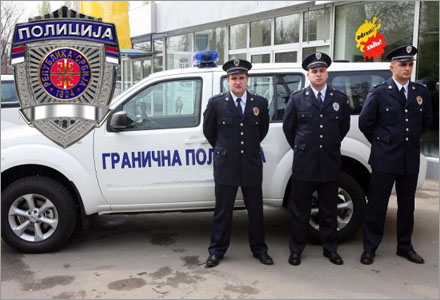 Gojnik, Dragan och Slobodan blir de första Serbiska poliserna i Sverige.