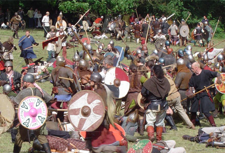 Midsommarafton år 836 var särskilt stökig med fylla, slagsmål och knivbeslag. Midsommarafton år 836 var särskilt stökig med fylla, slagsmål och knivbeslag.