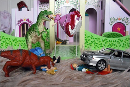Attacken, som inkluderade dinosaurier och bilar, kom helt utan förvarning. Attacken, som inkluderade dinosaurier och bilar, kom helt utan förvarning.