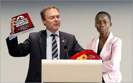 Björklund och Sabuni med Folkpartiets rekommenderade litteratur. Björklund och Sabuni med Folkpartiets rekommenderade litteratur.