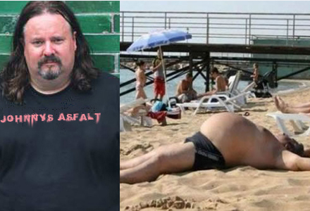 Johnny vet vad han ska göra på nya jobbet. Johnny vet vad han ska göra på nya jobbet.
