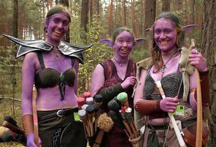 Som Nightelf med tillhörande öron och sexig läder-BH kan man rädda sexlusten. Som Nightelf med tillhörande öron och sexig läder-BH kan man rädda sexlusten.