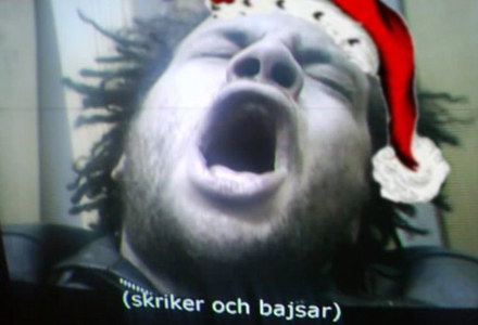 Ken Ring tackar via jullåt de som arbetar om dagarna eftersom slipper han göra det. Ken Ring tackar via jullåt de som arbetar om dagarna eftersom slipper han göra det.