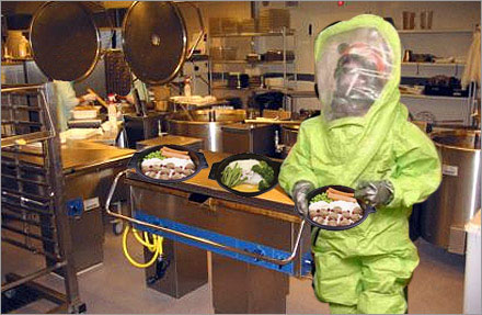 "So Fresh"-konceptet innebär att man vakuumförpackar smaklös mat i en äcklig svart plastbytta. "So Fresh"-konceptet innebär att man vakuumförpackar smaklös mat i en äcklig svart plastbytta.