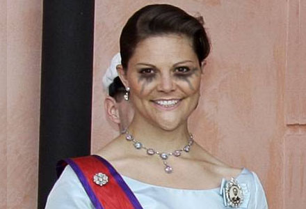 Så här skulle Prinsessan kunna se ut om hon verligen verkligen var upprörd över Daniel. Så här skulle Prinsessan kunna se ut om hon verligen verkligen var upprörd över Daniel.