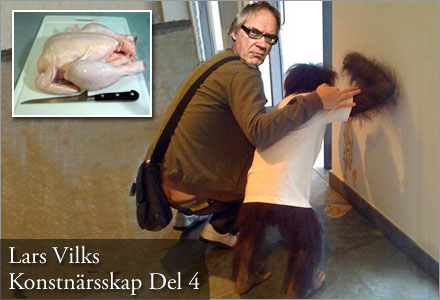 Lars Vilks matförgiftade schimpansen Trolli inför sin föreläsning. Lars Vilks matförgiftade schimpansen Trolli inför sin föreläsning.
